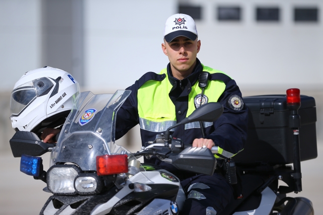 Emniyette yeni üniforma dönemi başladı